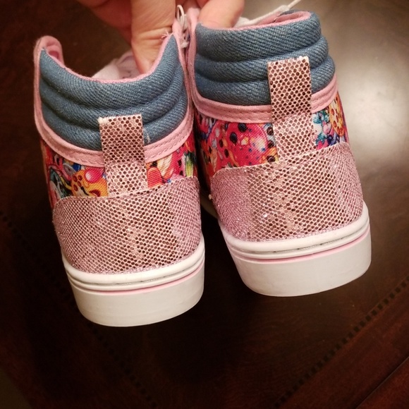 **SOLD*NWT Shopkins pink sparkle high top sneakers - Picture 4 of 8